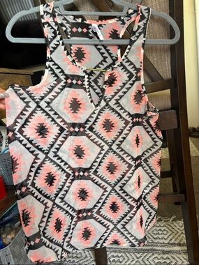 Geometric Print Sleeveless Tank Top - Coral & Black